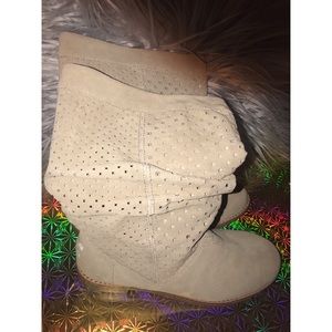 NWT- Toms Beige Boots